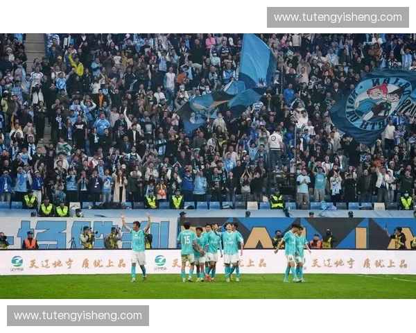 17日足球赛事精彩纷呈 多场激战揭开冠军争夺战新篇章